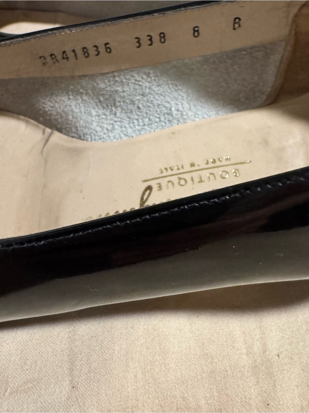 Salvatore Ferragamo Black Patent Vara Bow Low Heel Pumps - Picture 4 of 4